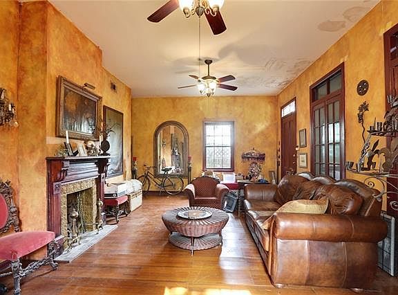 2nd image of 1914 Burgundy St