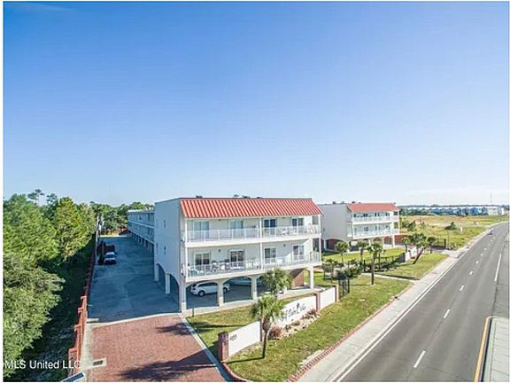 3rd image of 1453 E Beach Blvd APT 312
