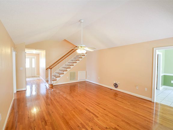 5th image of 290 Laurelwood Dr