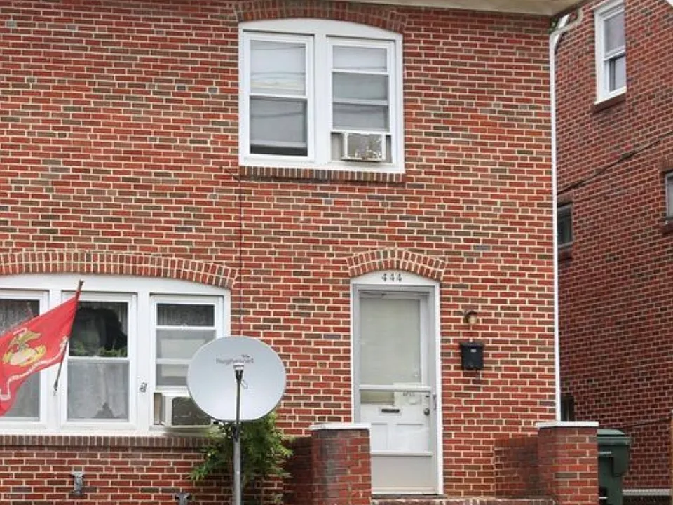 442 Jefferson St #2