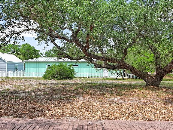 2nd image of 39 Old Cottage Beach Dr
