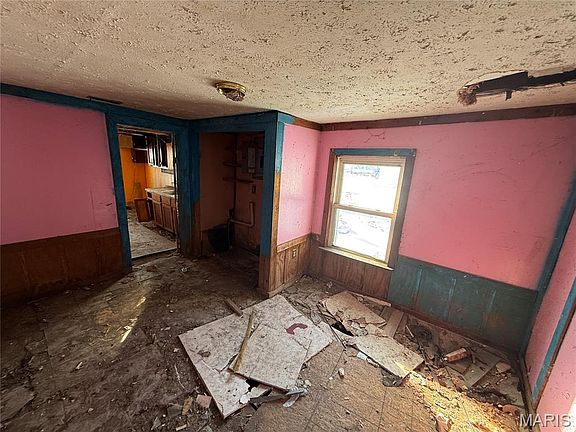 5th image of 3669 Isolda Ave