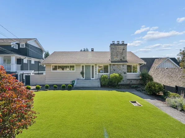 2288 Kings Ave, West Vancouver, BC V7V 2C2