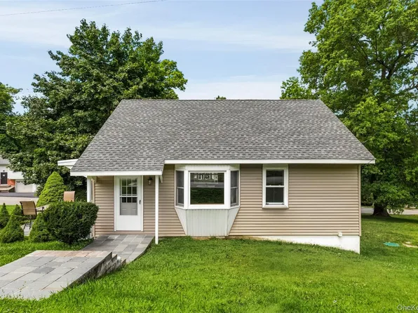 35 Willow Road, Beacon, NY 12508