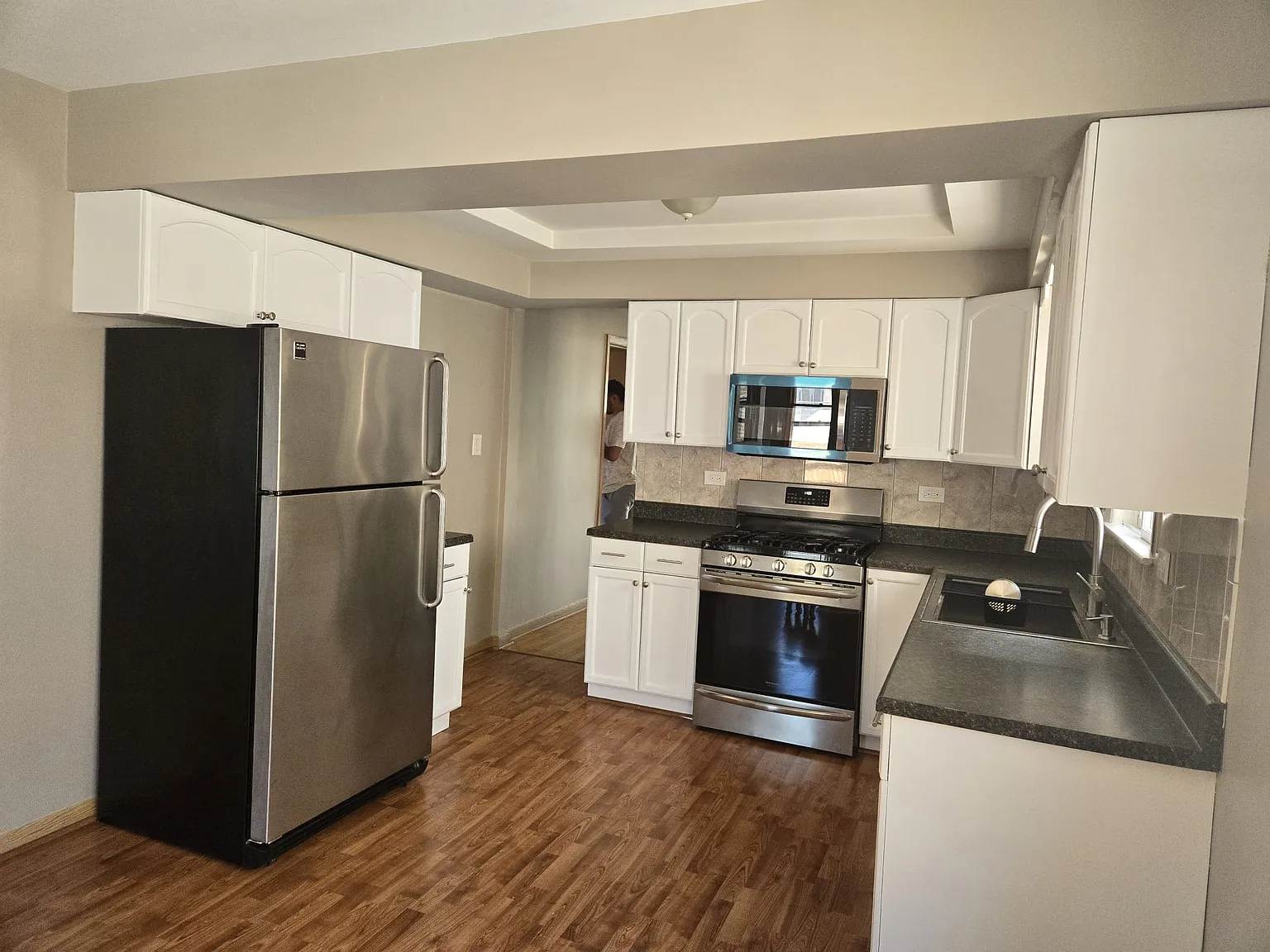 3 bed, 1200 sqft, $2,300 — Photo 3