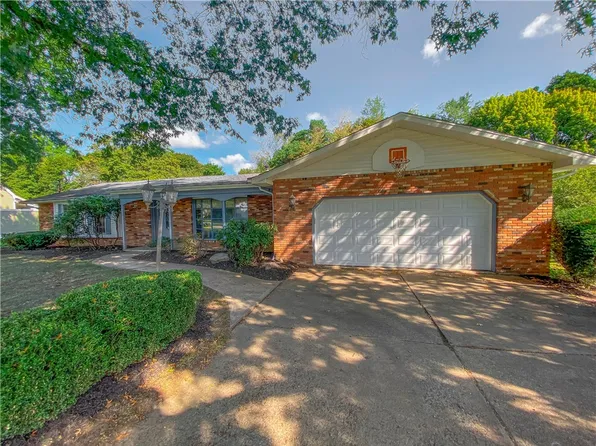 108 Hillcrest Ave, Beaver Falls, PA 15010