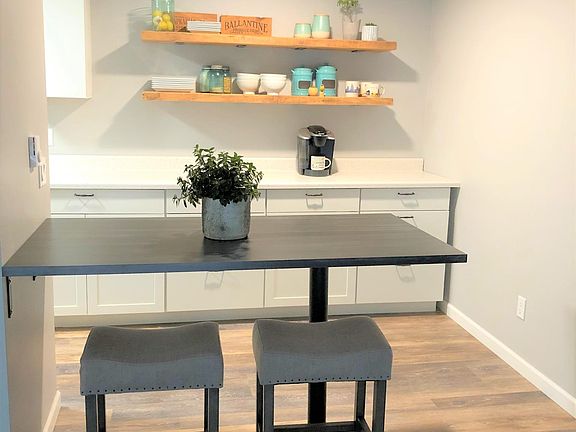 Built in Kitchen Table with Extended Kitchen