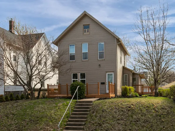 1210 3rd St, Moline, IL 61265