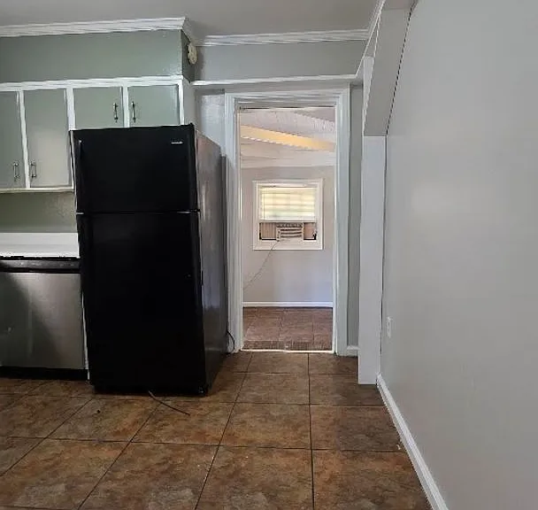 404 Elizabeth Ave — Photo 13