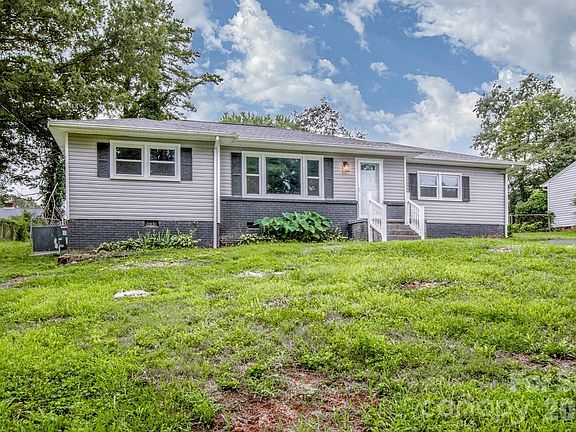 3rd image of 1317 Meadowbrook Cir
