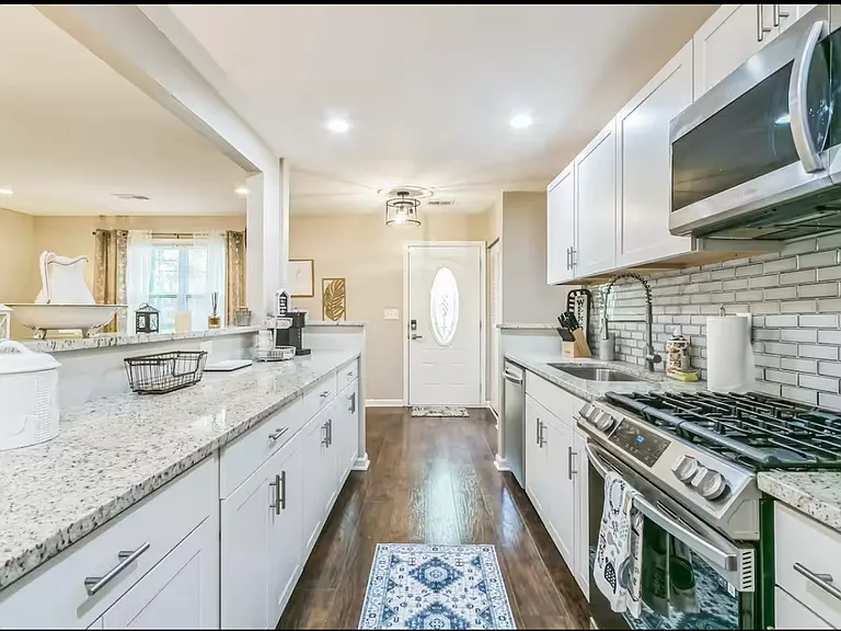 5121 Martins Crossing Rd — Photo 18