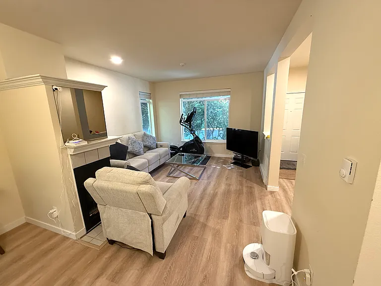 18010 NE 94th Ct #1 — Photo 2