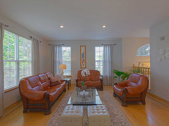 4th image of 182 Willow Blvd Unit 1507-E