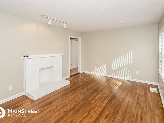 2nd image of 1022 Hillcrest Ave
