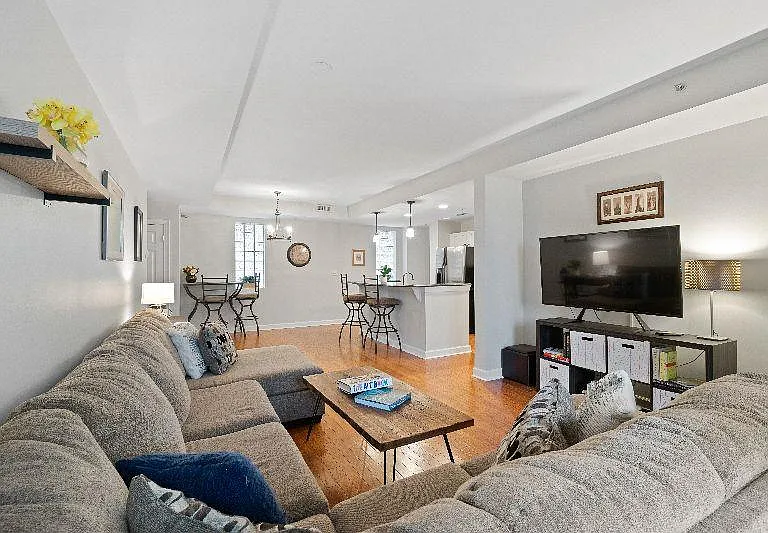 718 Trade St #301 — Photo 1