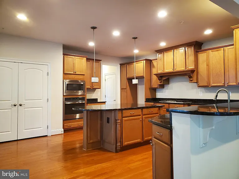 411 Greenebaum Ln — Photo 11