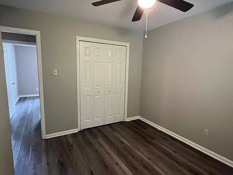 218 Bellevue Cir — Photo 8
