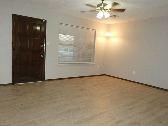 2nd image of 6109 NW Birchwood Pl