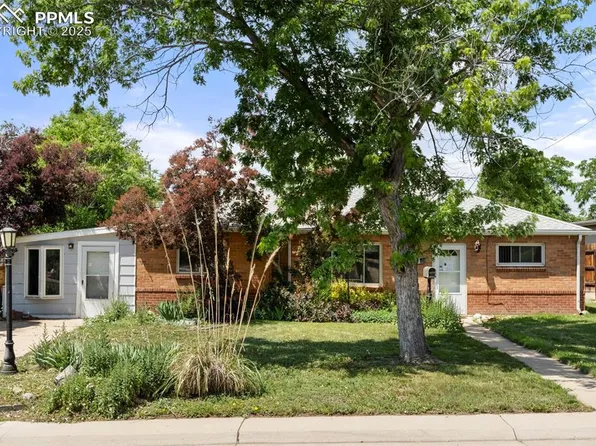 8991 Hickory Pl, Thornton, CO 80229