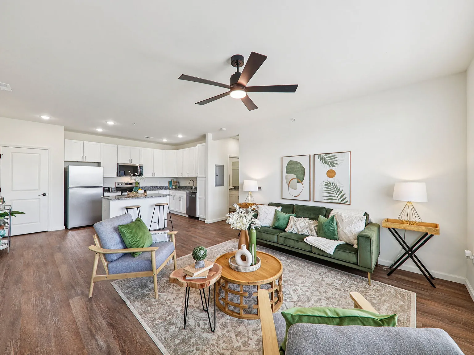 Thornwood Apartments — Photo 1