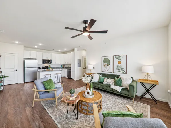 Thornwood Apartments