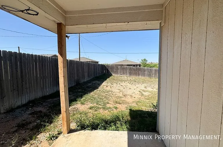 4319 E 61st St — Photo 3