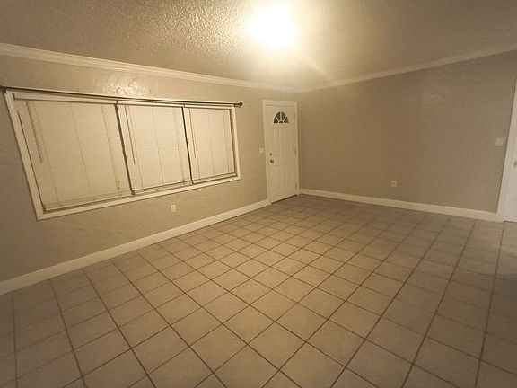 5th image of 280 Cherry Laurel Ln