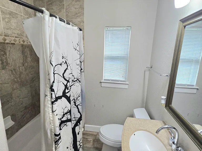 615 Luna Ct — Photo 18