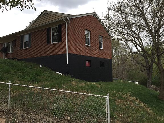 2nd image of 1558 Augusta St
