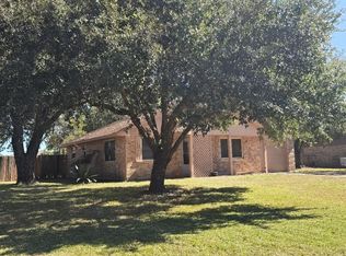 1930 5th St, Hempstead, TX 77445