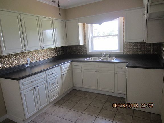 4th image of 528 Kenwood Ln