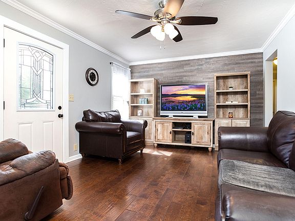 2nd image of 1304 Midland Dr