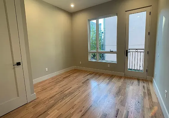 Rented by Yup Realty LLC | media 27