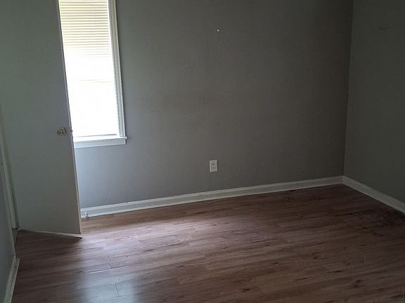 4th image of 3243 Benjestown Rd