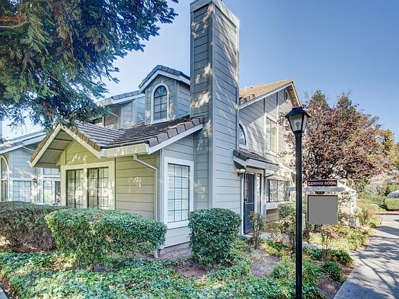 2nd image of 2866 Buena Crest Ct