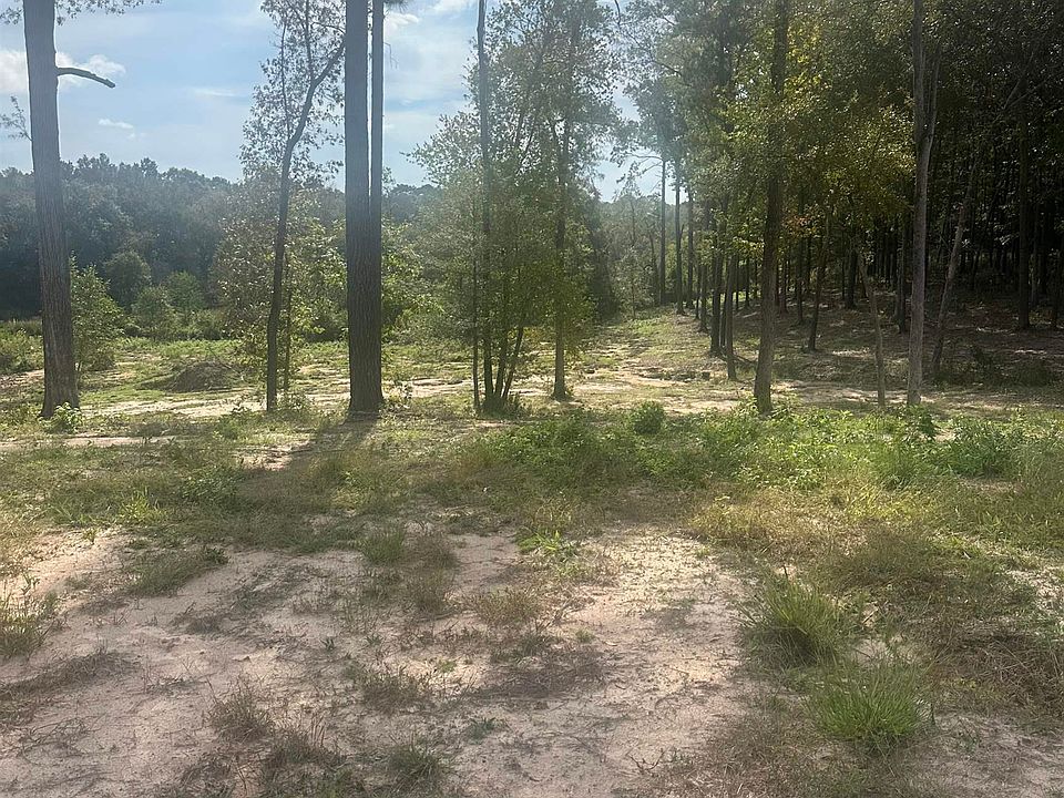 2nd image of 241 Indian Rock Dr