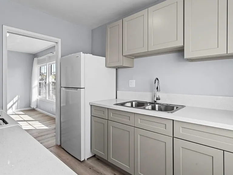 2551 8th Ave #9 — Photo 4