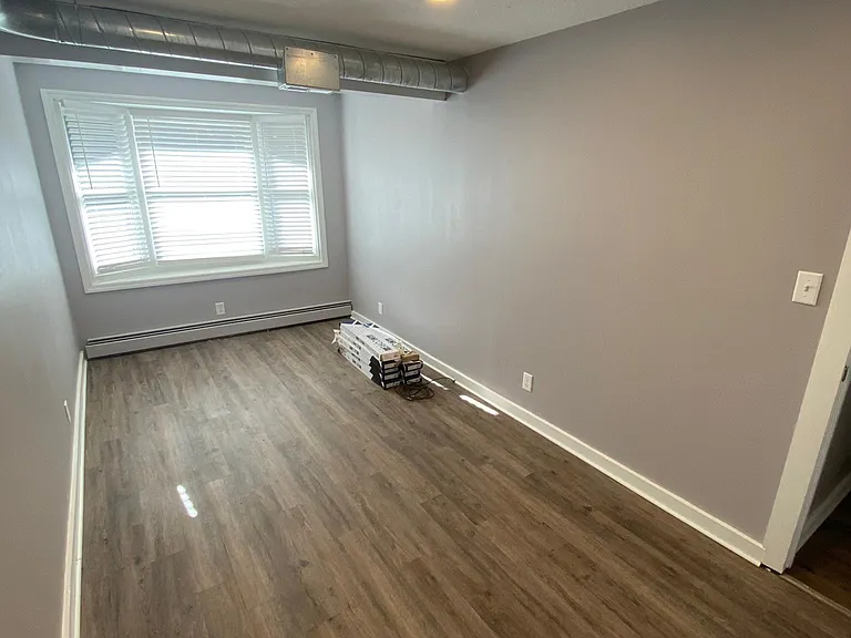 428 William St #1 — Photo 13
