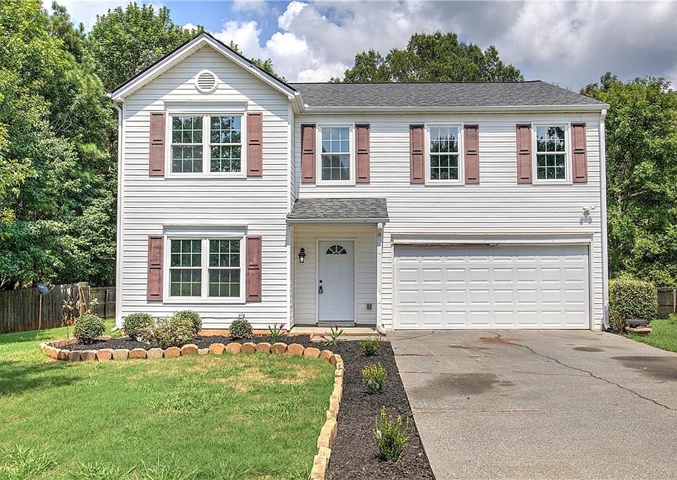 1st image of 12 Glenabbey Dr NW