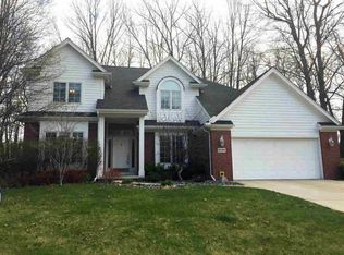 9198 Legacy Ct, Temperance, MI 48182
