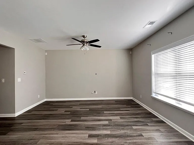 139 Northfield Cir — Photo 5