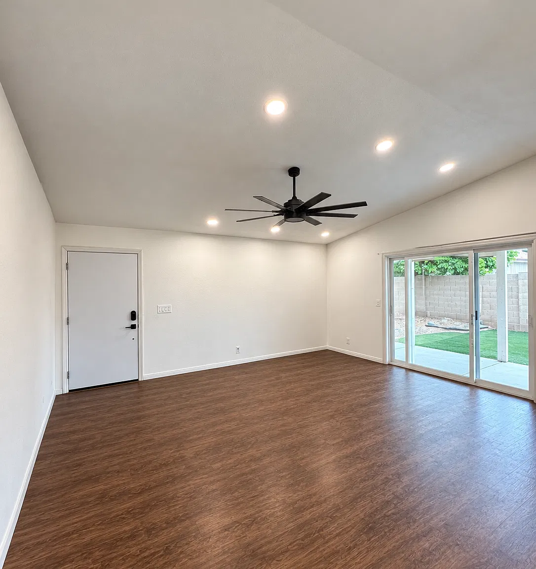 2 bed, 1058 sqft, $2,000 — Photo 3