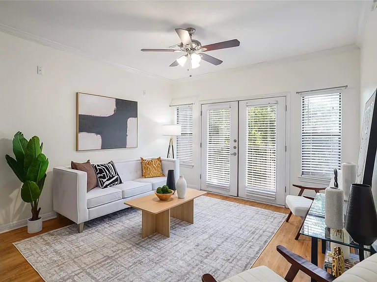 2502 Leon St #208 — Photo 4