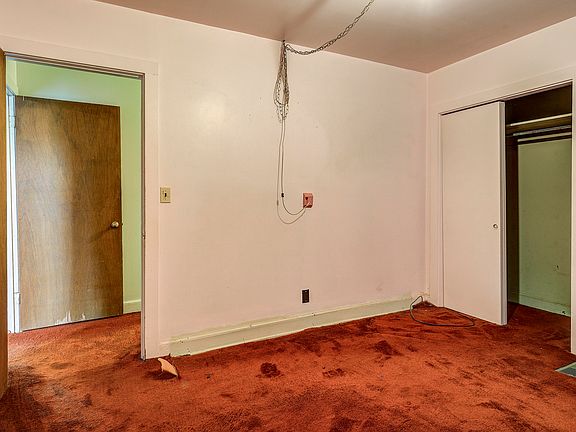 5th image of 118 W 10th Ave