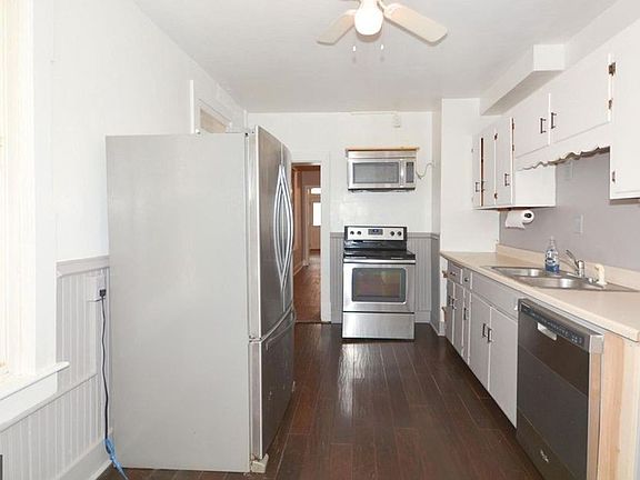 5th image of 205 W 5th St