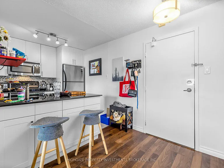 120 Saint Patrick St #902 — Photo 9