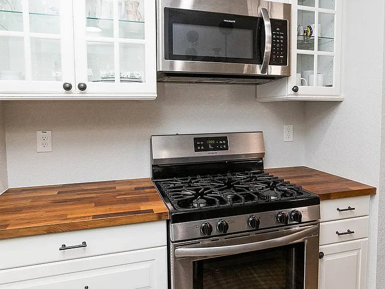 Palmetto Cottages — Photo 4