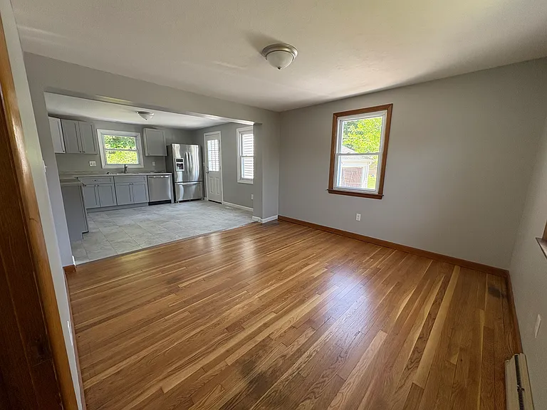 136 Putney Dr — Photo 7