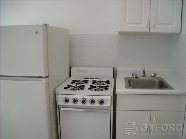 2nd image of 314 E 6th St APT 7