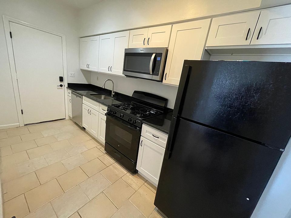 1st image of 94 S Clinton St Floor 2